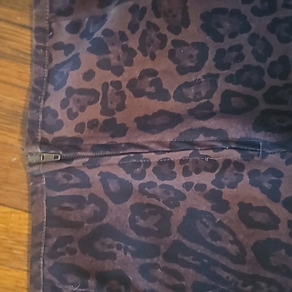 Leopard Low Rise Pants - Picture 3 of 5